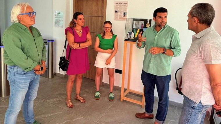 Rincón de honor para Camino Martínez en la piscina de verano