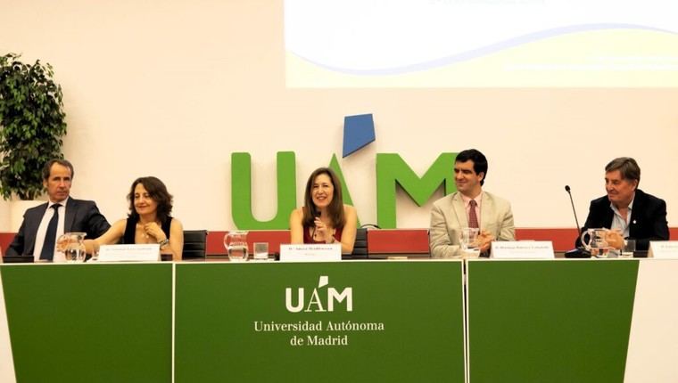 La rectora destaca verdad y compromiso en la clausura del curso académico 24/25