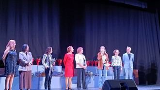 Clausura de la Semana de los Mayores en Salamanca con homenaje a parejas de oro