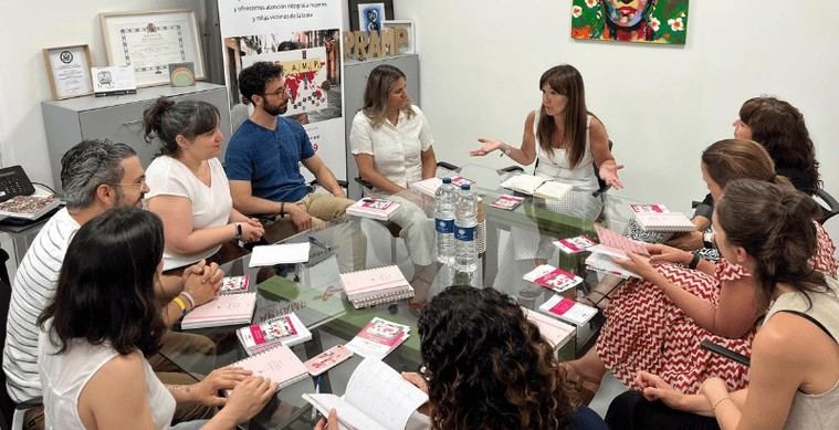 Universidad Europea y APRAMP unen fuerzas contra la trata de mujeres y niñas