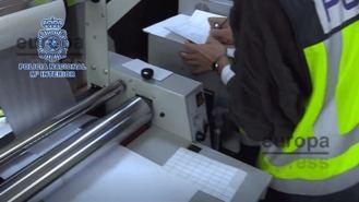 Desmantelado el mayor laboratorio de falsificación documental descubierto hasta ahora