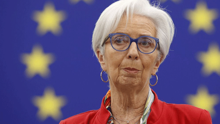 Lagarde exhorta a los bancos a trasladar las subidas de tipos a la remuneración de los depósitos