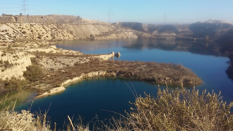 Responsables de los terrenos tendrán que limpiar los vertidos ilegales de las Lagunas de Ambroz