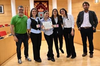Las Berlangueras del IES Luis García Berlanga ganan el X Torneo de Debate Escolar en Coslada