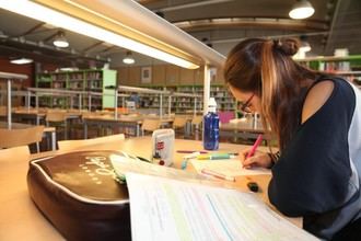 Bibliotecas amplían horarios para apoyar a estudiantes en época de exámenes