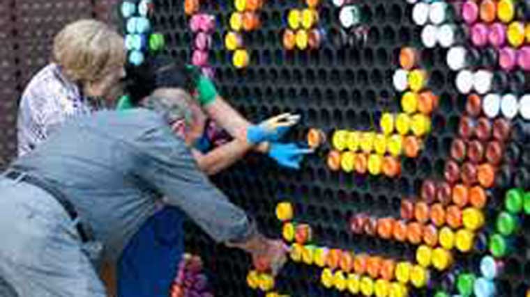 2.000 latas recicladas para crear un gran mural colectivo que refleje el espíritu compartido de Iberoamérica en Carabanchel