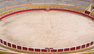 Escoltados de la plaza por la Guardia Civil 4 activistas antitaurinos