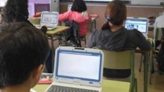 Madrid mantendrá los libros físicos y digitales en los colegios