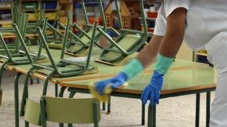 Las AMPAs reclaman una solución urgente al problema de limpieza de los colegios