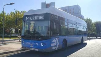 Las lineas 8, 121 y N15 de la EMT amplían itinerarios en el 12 de Octubre y la 128 en el Barrio del Pilar