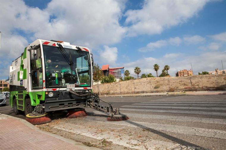 Más medios para la limpieza en los barrios de Usera, Vallecas y Villaverde