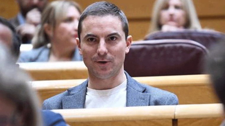 Lobato renunciará a su sueldo como senador, seguirá en la Cámara Alta y se reincorporará a Hacienda
