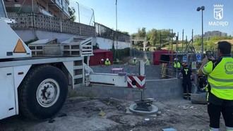 Trabajador grave tras caer de 5 metros en un pozo en Madrid