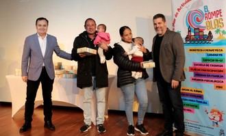 Bienvenida emotiva a 60 recién nacidos en Coslada