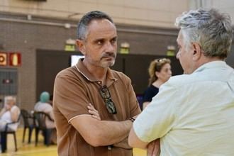 Vecinos evacuados por incendios regresan a sus hogares tras cinco días de emergencia
