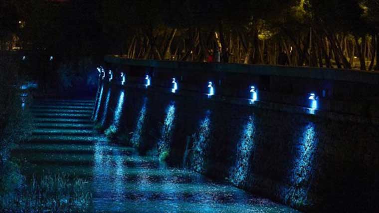 Vecinos y ecologistas se concentran el viernes contra las luces del Manzanares