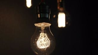 El precio de la luz vuelve a dispararse y alcanza los 236,51 euros por MWh