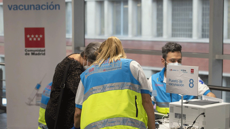 Madrid suma 6 hospitales a la vacunación de pacientes de alto riesgo