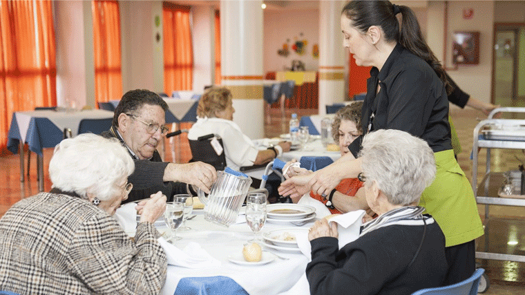 El Ayuntamiento dará servicio de catering para los mayores tras el cierre de centros de día