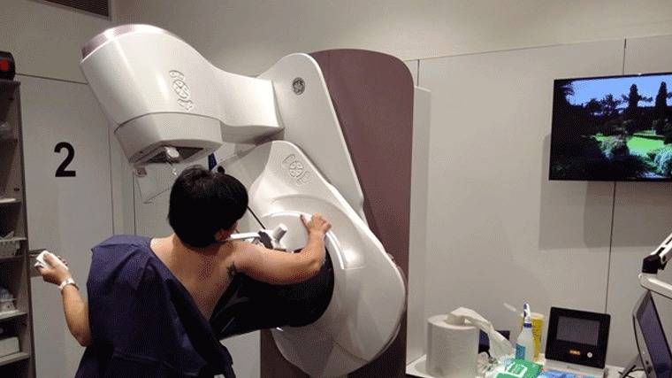 Nuevas mamografías: La mujer puede controlar la presión y reducir el dolor