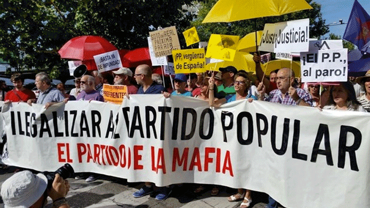Gürtel: Un centenar de manifestantes de `Rodea el Congreso´ denuncian trato 'preferente' a Rajoy