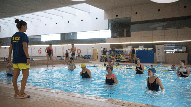 El Ayuntamiento organiza un maratón de natación solidario en el Día contra el Cáncer