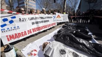Marea de Residencias reclama en Bruselas investigar las muertes en pandemia