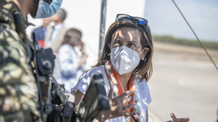 Artillería antiaérea, aviones de la OTAN, helicópteros y aviones de combate durante la Cumbre OTAN