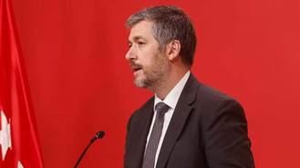 El Gobierno de Ayuso llevará al Supremo la regularización de migrantes: 