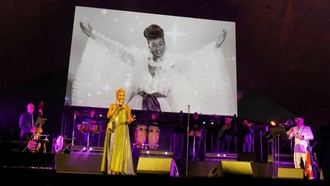 Más de 1.800 asistentes celebran el cierre de Veranos de la Villa con homenaje a Celia Cruz