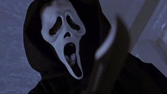 Detenido el hombre que atracó once perfumerías oculto tras una careta de `Scream´