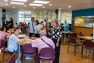 Talleres de desarrollo personal y plazas disponibles para mayores en Rivas