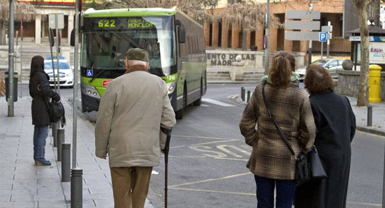 Ayuda municipal a los mayores de 65 para el abono transporte anual