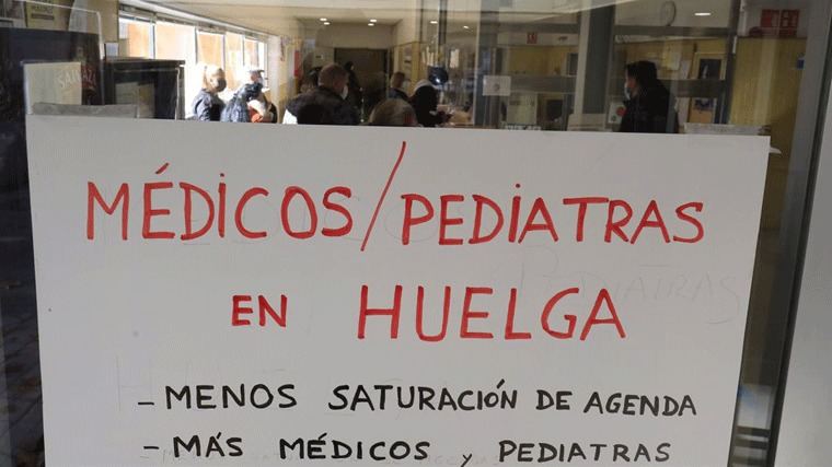 Nueva manifestación de médicos y pediatras, irán desde la Consejería a Sol