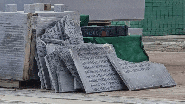 Tribunal de Cuentas investigará la retirada de las placas del memorial de La Almudena