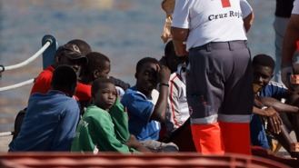 El Supremo da diez días al Gobierno para que se haga cargo de mil menores migrantes que han pedido asilo en Canarias