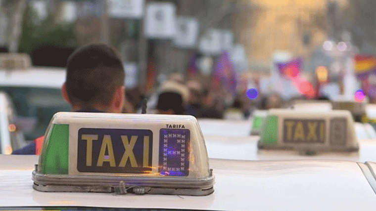 El taxi se levanta de la mesa del Transporte: Es una 'farsa'