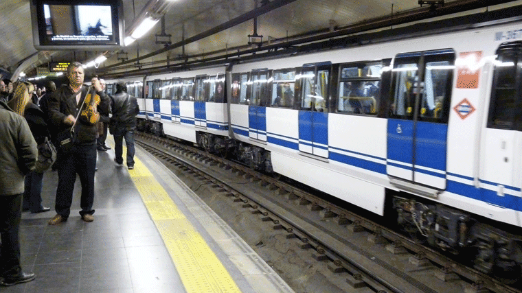 Los sindicatos convocan paros en el Metro para los días 21,22 y 23 de mayo
