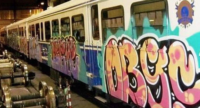Más patrullas en la seguridad en el Metro se refuerza para frenar a los grafiteros