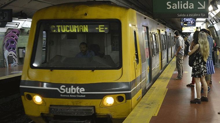SBASE amenaza con acciones legales a Metro si confirma la venta de trenes con amianto