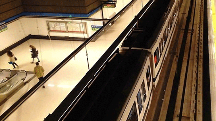 Caos en el Metro: 11 estaciones afectadas durante horas por dos averías y asistencia a un pasajero