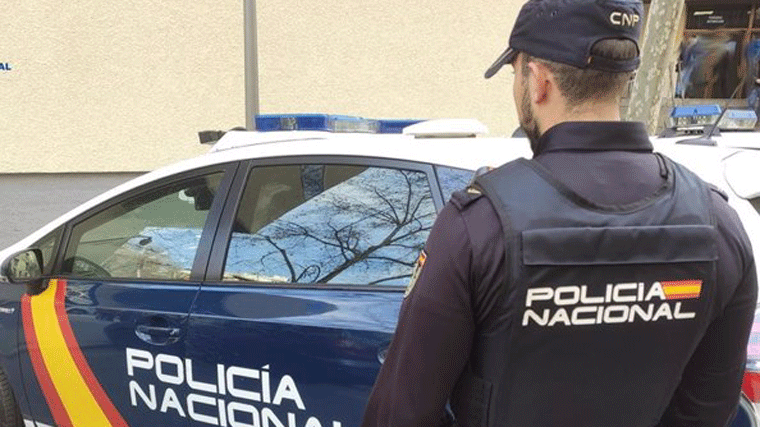 Detenidos 16 hinchas rojiblancos tras destrozar un bar y amenazar a sus clientes cerca del Metropolitanto
