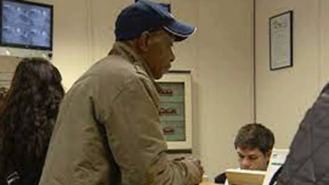 Sanidad no dará de baja la tarjeta sanitaria de migrantes sin NIE o pasaporte actualizado