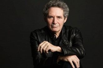 Miguel Ríos defiende el valor de los conciertos en la era de la IA