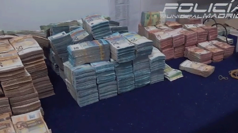 Hallan en un VTC más de dos millones de euros que llevaba un pasajero colombiano en bolsas