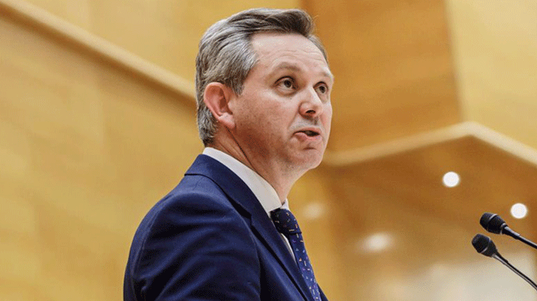 El ministro de Sanidad, José Miñones