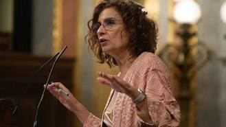 Las medidas fiscales que llegan: Mayor control a pagos por Bizum, subida al diésel e incentivos al coche eléctrico