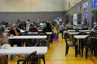 Móstoles acoge a más de 400 evacuados por incendios forestales en un dispositivo de emergencia