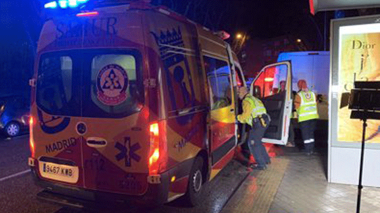 Un motorista de 26 años muere al chocar contra un turismo en Oporto (Carbanchel)