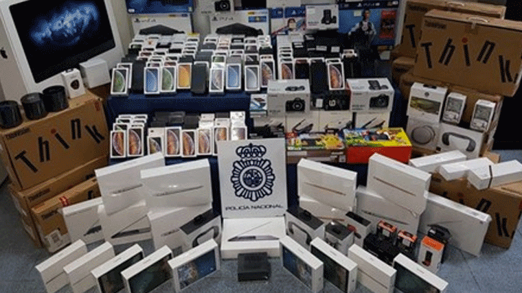 9 detenidos por comprar móviles con documentos falsos para revender